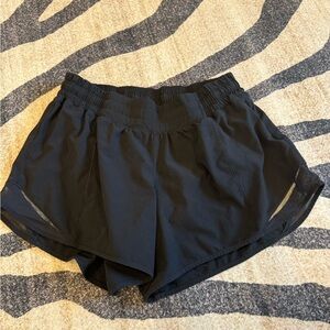 Lululemon Hotty Hot 4’ Black Short